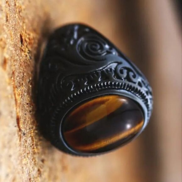 Vintage Engraved marble ring sz 11 - Picture 2 of 2